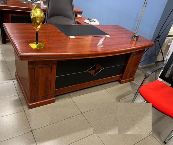 451499812_879615147521672_570949376174578926_n.jpg 1.6m Executive Office Desk