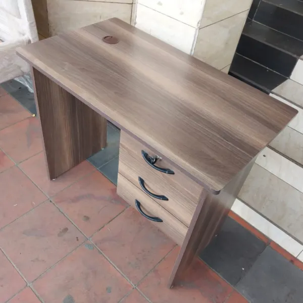 Office-furniture-supplier-in-Kenya-2023-08-24T153345.111-1-600x600-1.webp 1 Meter Home Office Desk